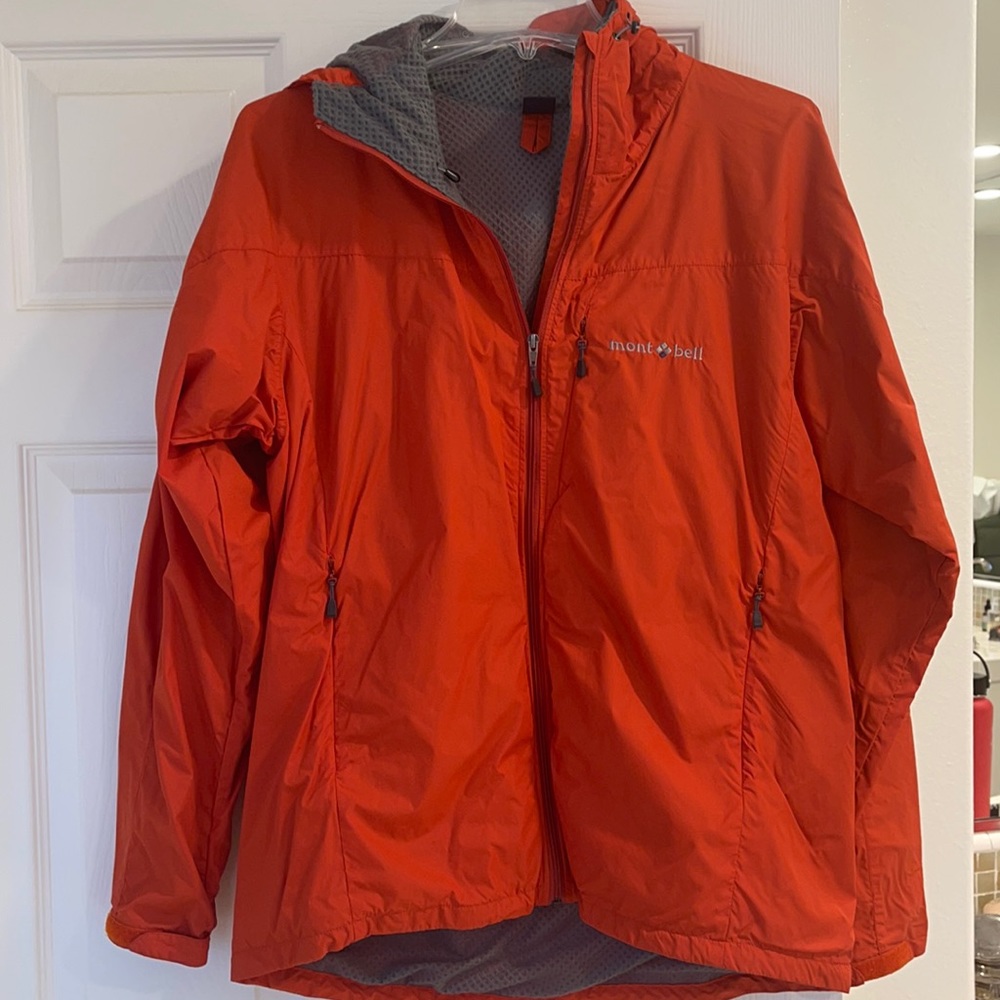 Nylon hooded jacket with mesh lining